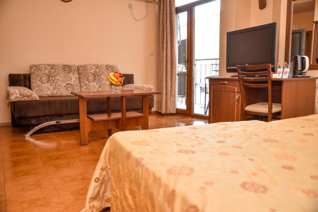 Lucky Hotel Veliko Tárnovo Exterior foto