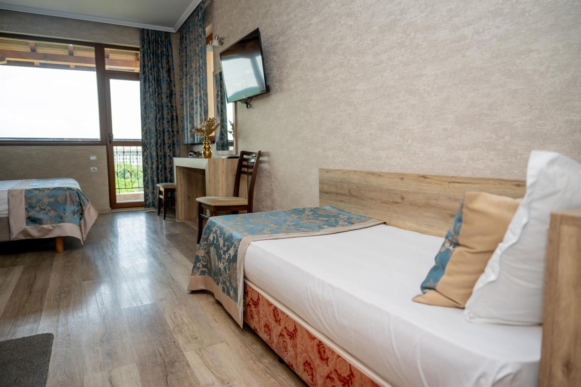 Lucky Hotel Veliko Tárnovo Exterior foto