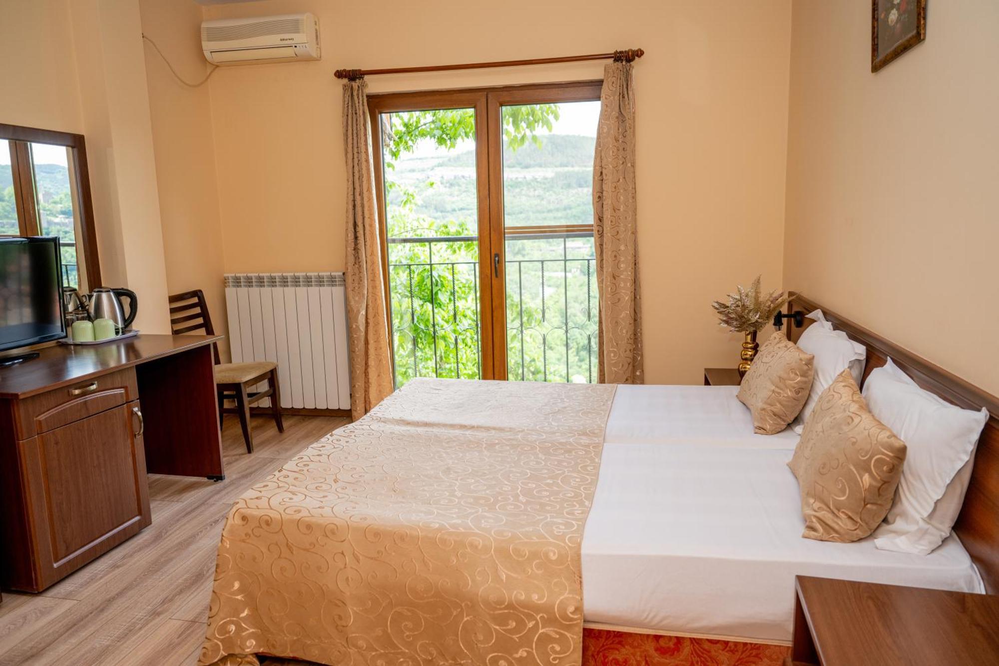 Lucky Hotel Veliko Tárnovo Exterior foto