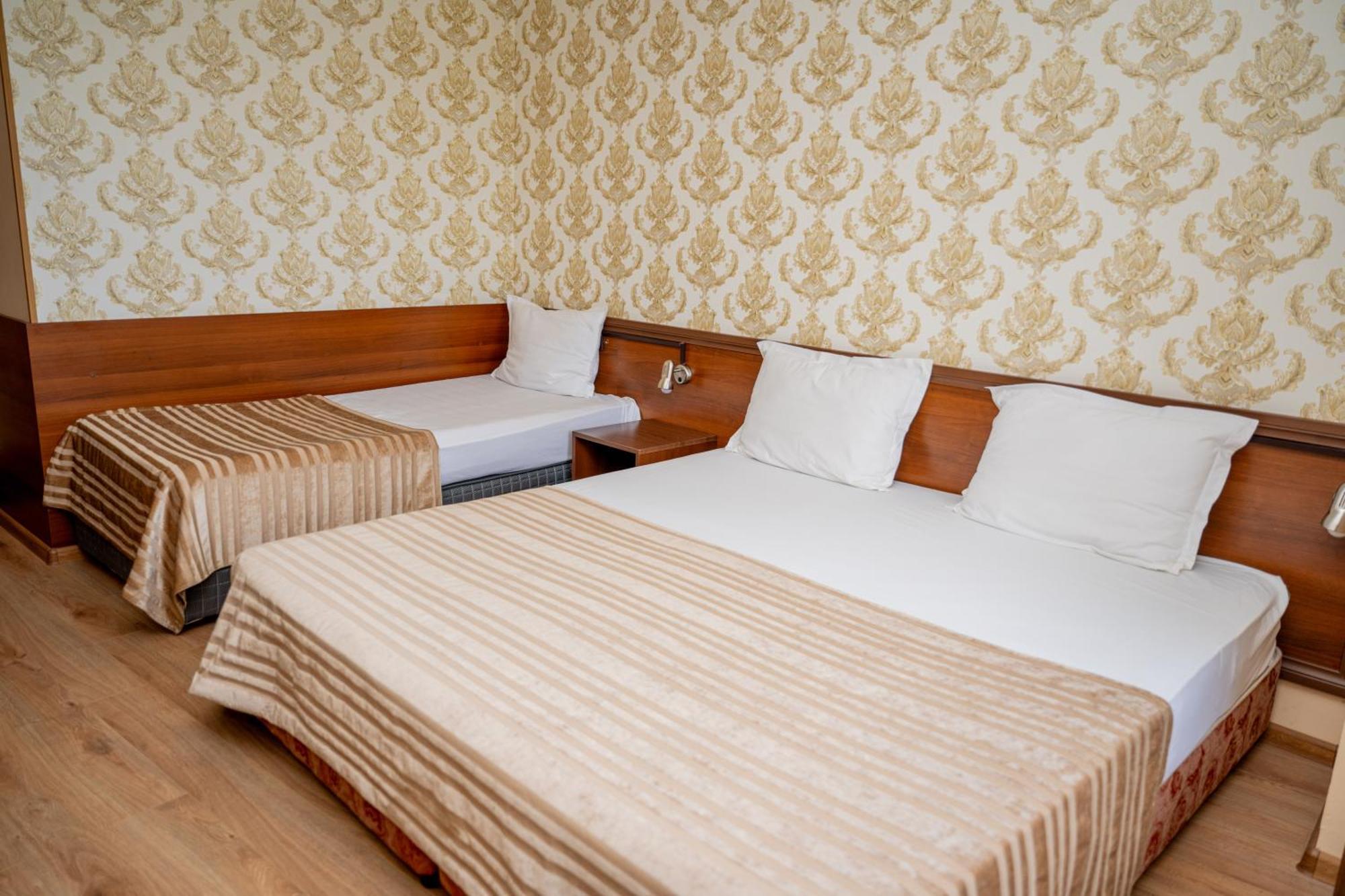 Lucky Hotel Veliko Tárnovo Exterior foto