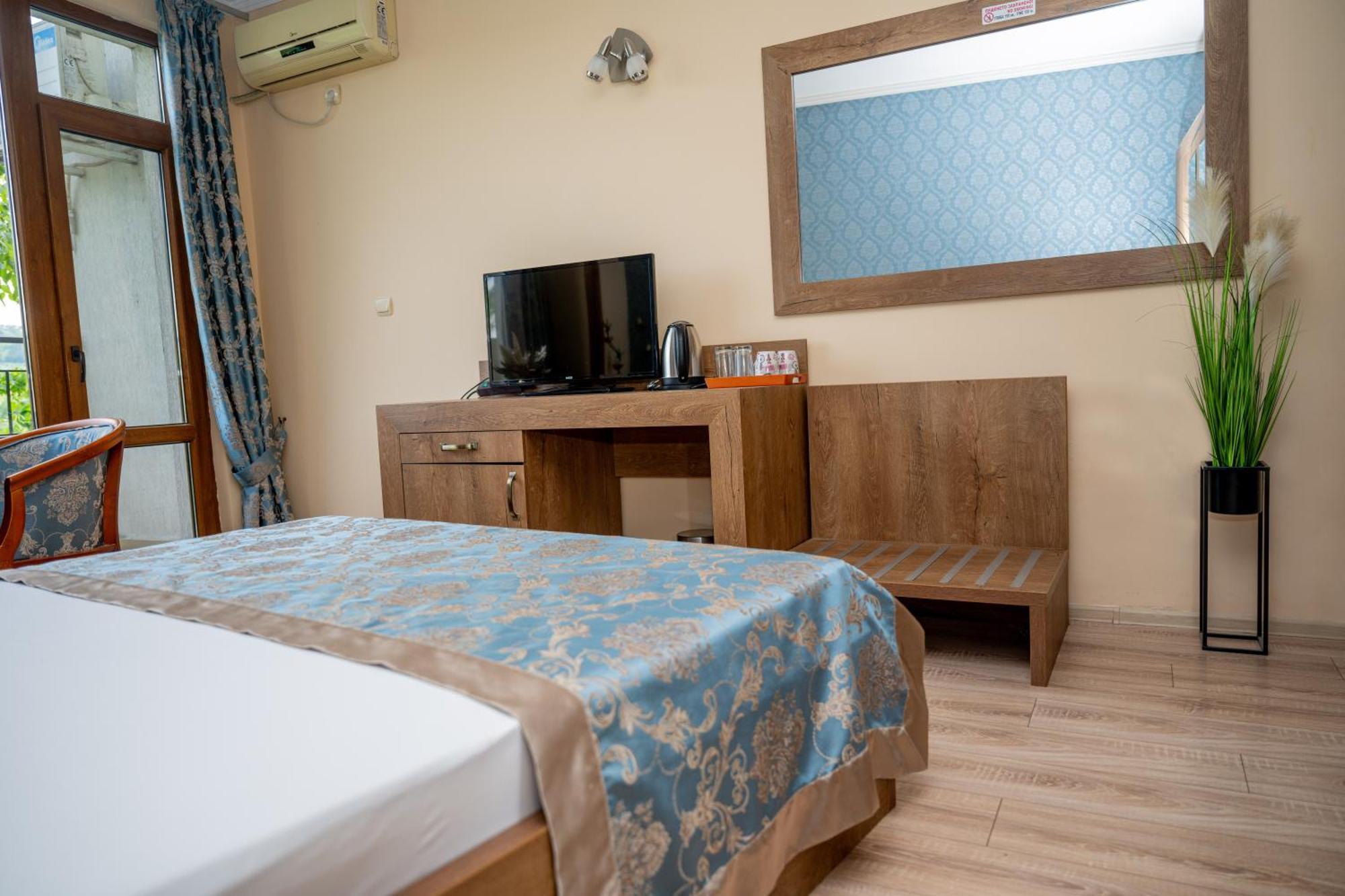 Lucky Hotel Veliko Tárnovo Exterior foto