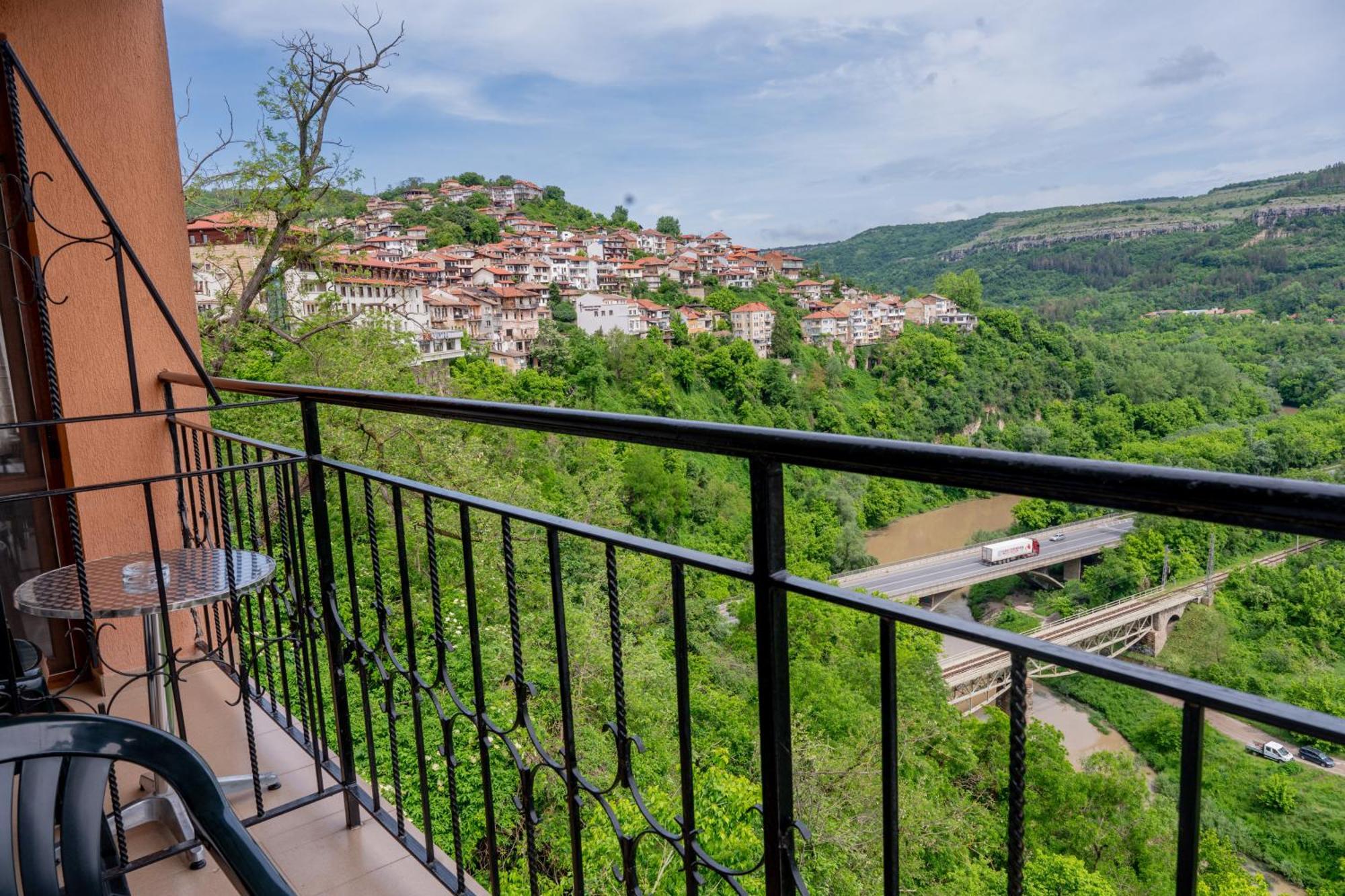 Lucky Hotel Veliko Tárnovo Exterior foto