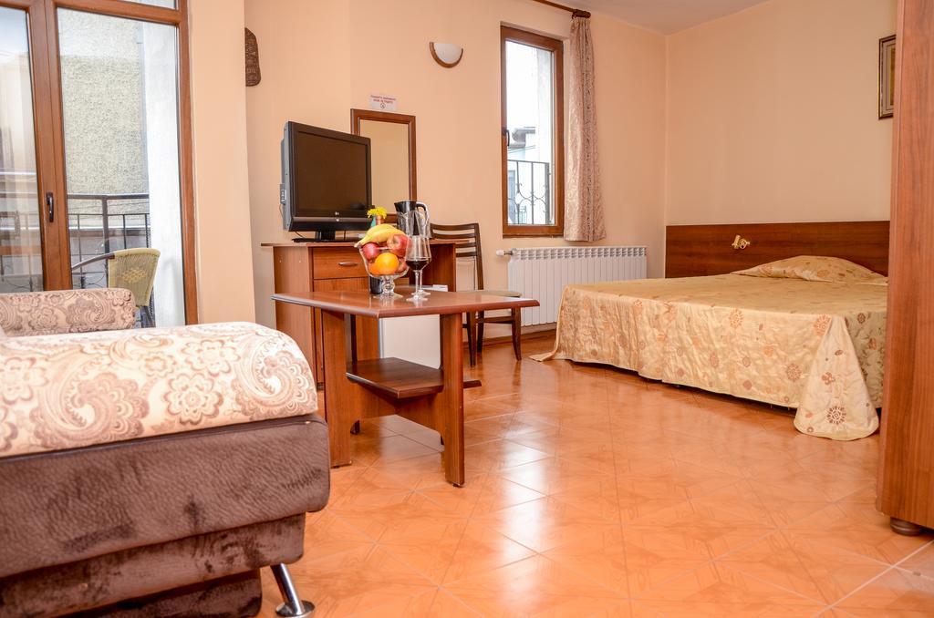 Lucky Hotel Veliko Tárnovo Exterior foto